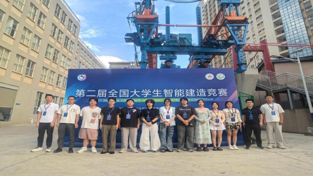 我校经省赛严格选拔进入国赛的三支队伍